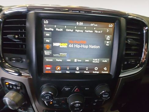Used 2018 RAM 1500 Laramie w/ Convenience Group AWD/4WD image 15
