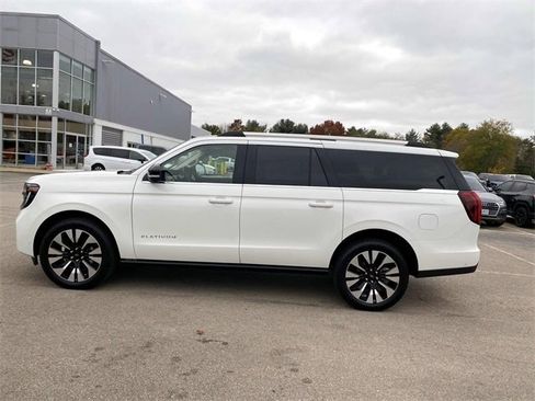Used 2025 Ford Expedition Max Platinum w/ Driver's Package image 11