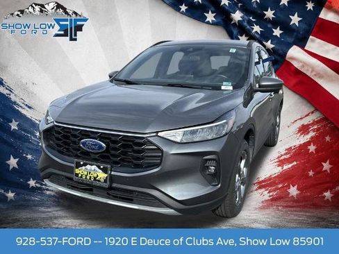 Certified 2025 Ford Escape ST-Line Select AWD/4WD image 3