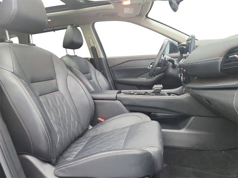 Used 2022 Nissan Rogue Platinum w/ Head-Up Display Package image 26