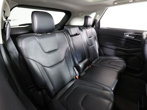 Used 2017 Ford Edge Titanium w/ Equipment Group 301A AWD/4WD image 21