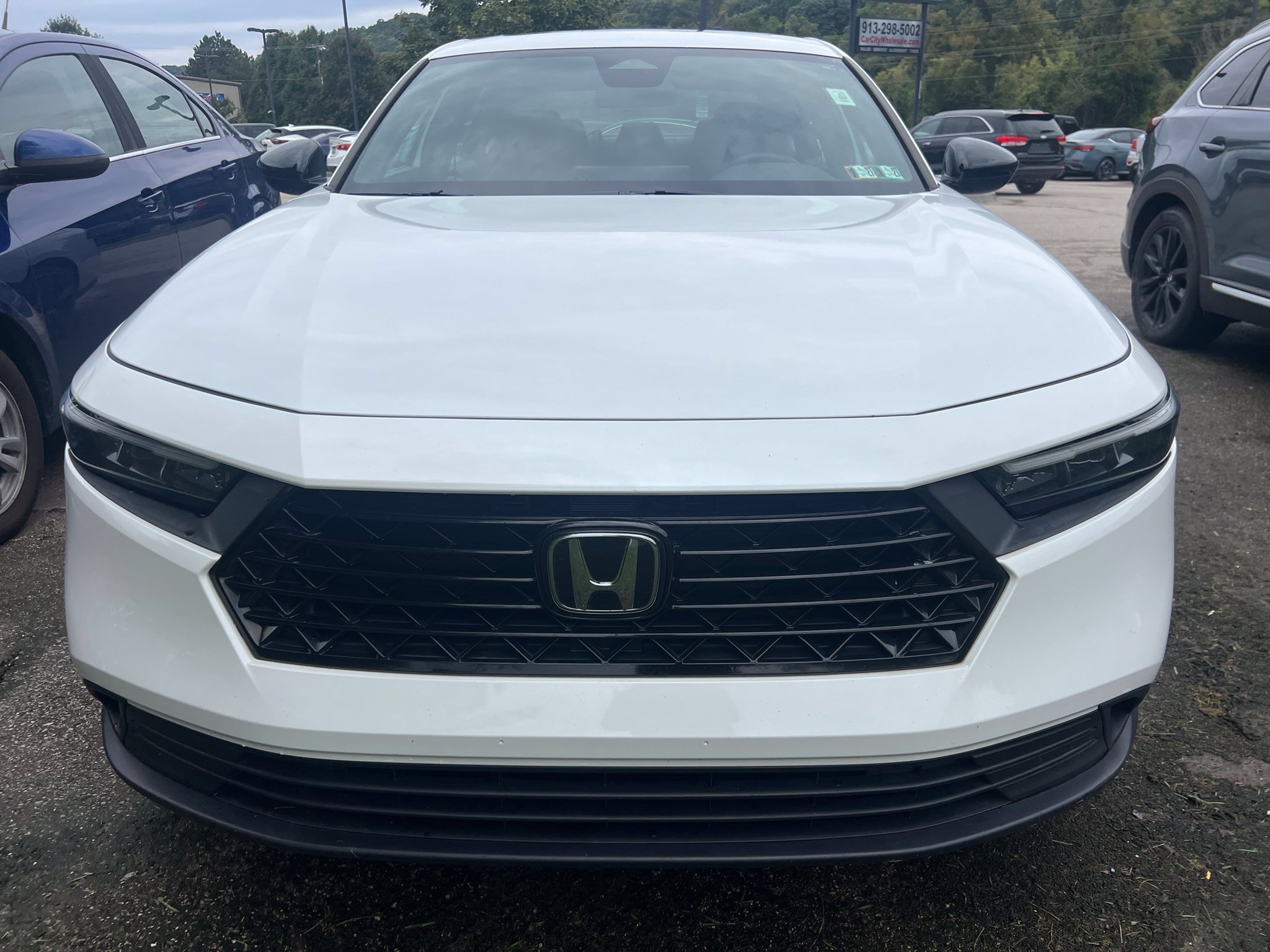 Used 2023 Honda Accord Sport image 2