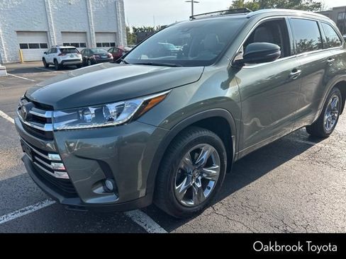 Used 2017 Toyota Highlander Limited Platinum AWD/4WD image 6