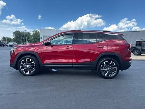 Used 2023 GMC Terrain SLT FWD image 4