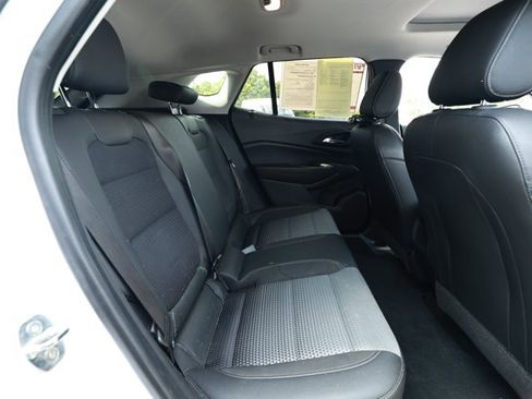 Used 2024 Chevrolet Trax LT w/ Sunroof Package FWD image 27