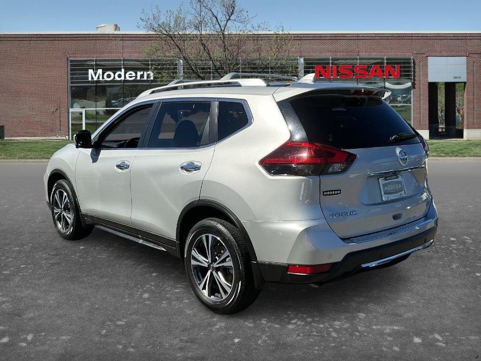 Used 2019 Nissan Rogue SV w/ Premium Package AWD/4WD image 2