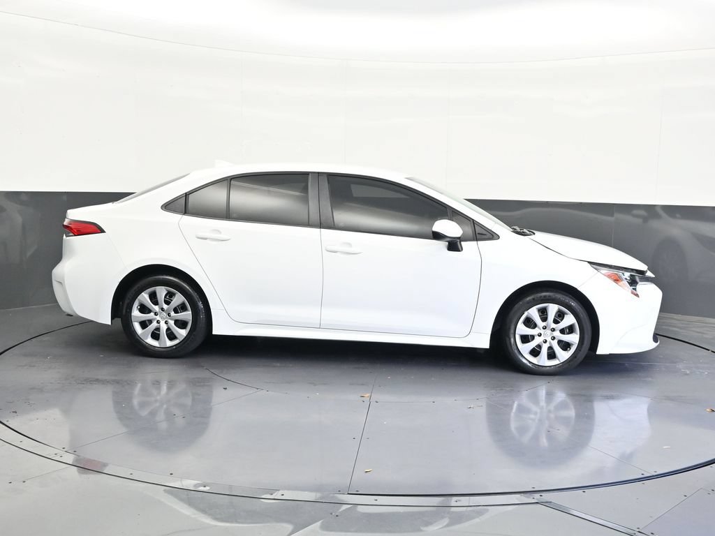 Used 2021 Toyota Corolla LE FWD image 7