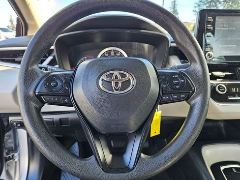 Used 2022 Toyota Corolla LE image 28