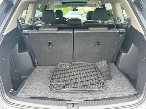Certified 2025 Volkswagen Atlas Peak Edition SE AWD/4WD image 34