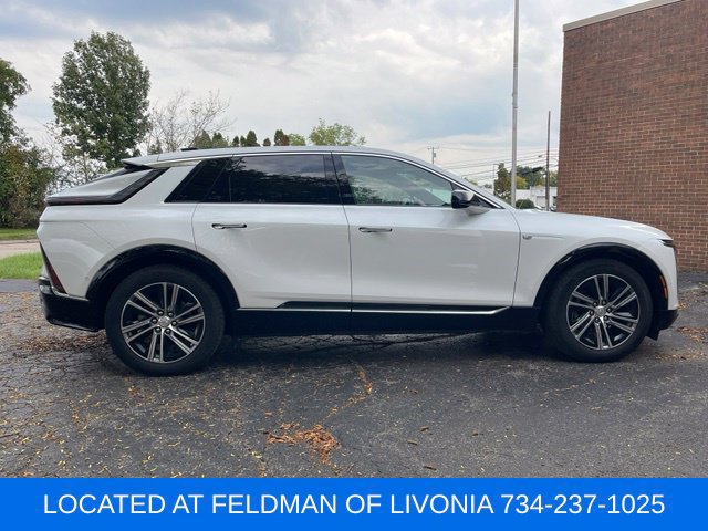 Certified 2024 Cadillac Lyriq Luxury AWD/4WD image 6