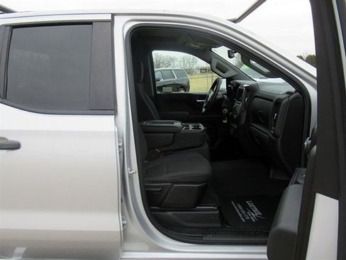 Used 2019 Chevrolet Silverado 1500 Custom w/ Custom Value Package AWD/4WD image 11