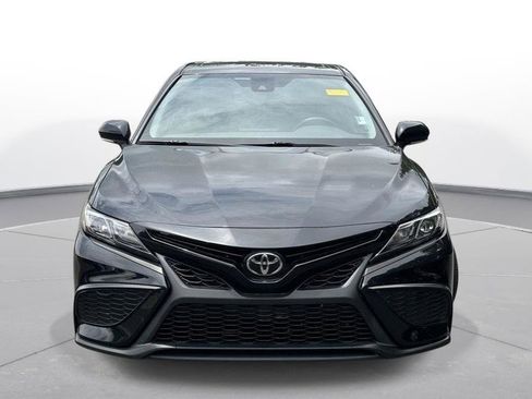 Certified 2022 Toyota Camry SE w/ Convenience Package FWD image 3