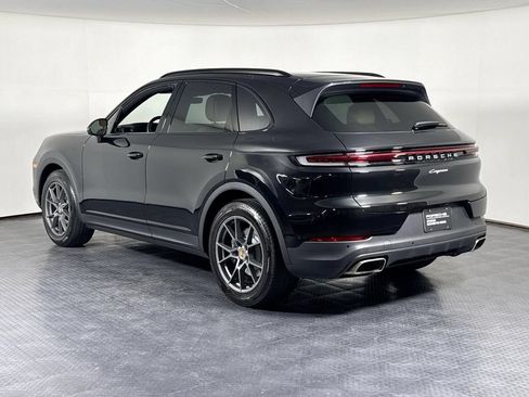 Certified 2025 Porsche Cayenne AWD/4WD image 3