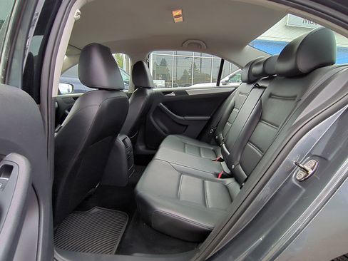 Used 2013 Volkswagen Jetta SE image 25