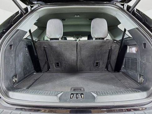 Used 2022 Ford Explorer XLT w/ Equipment Group 202A image 12