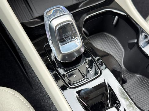 New 2026 Volvo XC40 B5 Plus w/ Protection Package Premier image 21