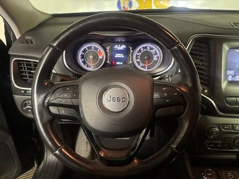 Used 2019 Jeep Cherokee Latitude Plus AWD/4WD image 24