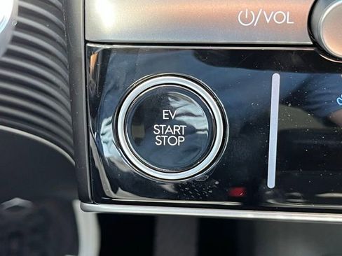 Used 2025 Hyundai Ioniq 5 Limited image 20