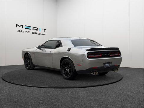 Used 2018 Dodge Challenger R/T w/ Blacktop Package image 7