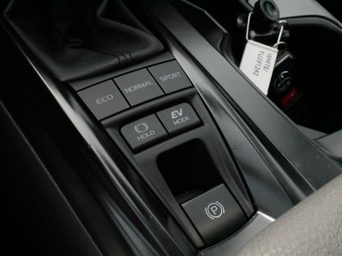 Certified 2026 Toyota Camry SE FWD image 28