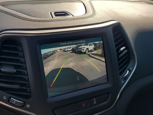 Used 2022 Jeep Cherokee Latitude Lux image 21