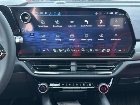 New 2026 Chevrolet Equinox EV RS w/ Convenience Package II AWD/4WD image 8