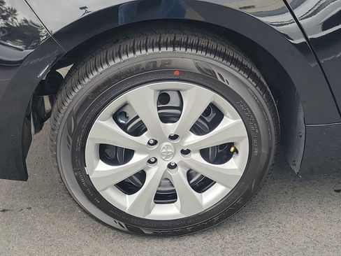 Used 2025 Toyota Corolla LE image 6