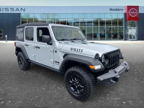Used 2022 Jeep Wrangler Unlimited Sport AWD/4WD image 3