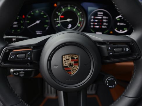 Certified 2023 Porsche 911 Carrera 4S AWD/4WD image 19