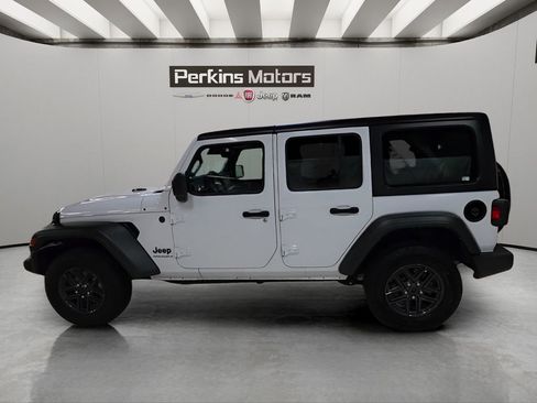 Used 2024 Jeep Wrangler Sport S image 3