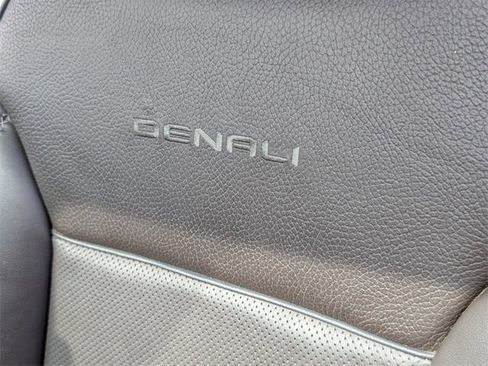 Certified 2023 GMC Yukon Denali image 24