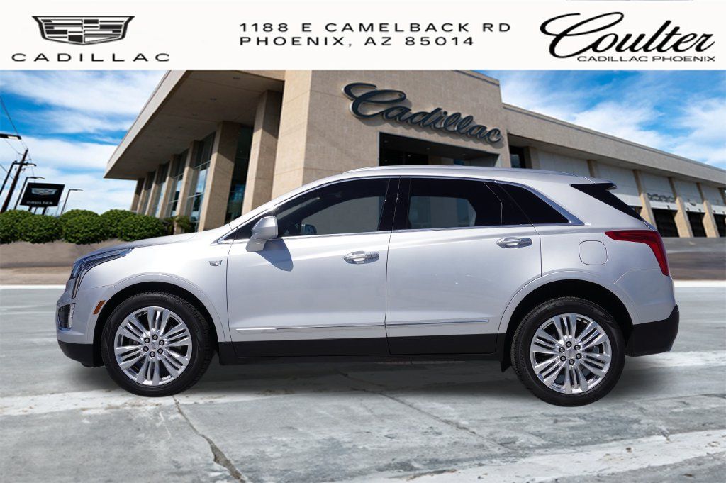 Used 2019 Cadillac XT5 Premium Luxury AWD/4WD image 2