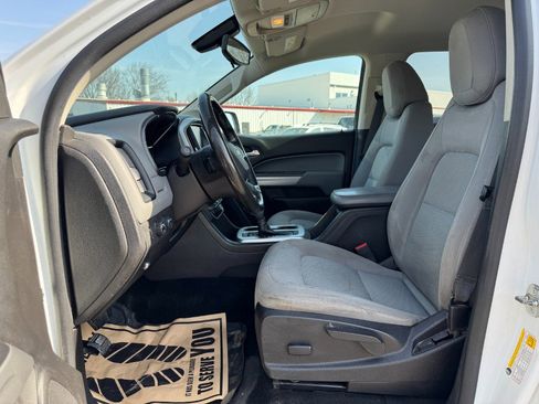 Used 2018 Chevrolet Colorado LT AWD/4WD image 15