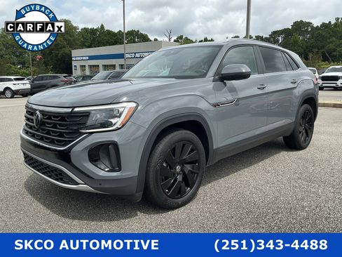 Used 2025 Volkswagen Atlas Cross Sport SE AWD/4WD image 1