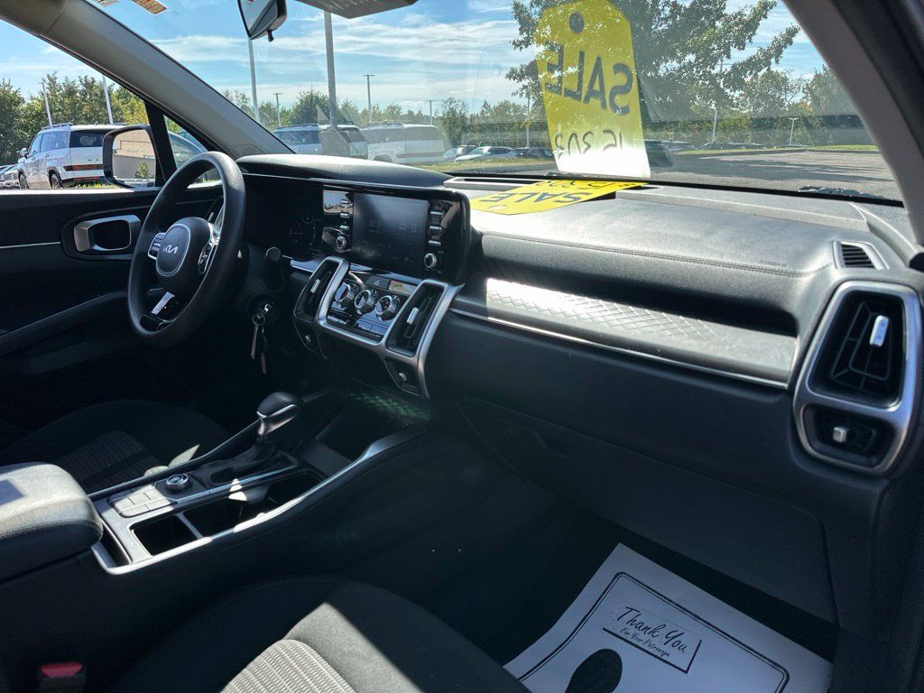 Used 2022 Kia Sorento LX FWD image 19