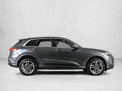 Certified 2025 Audi Q5 Premium w/ Convenience Package AWD/4WD image 4