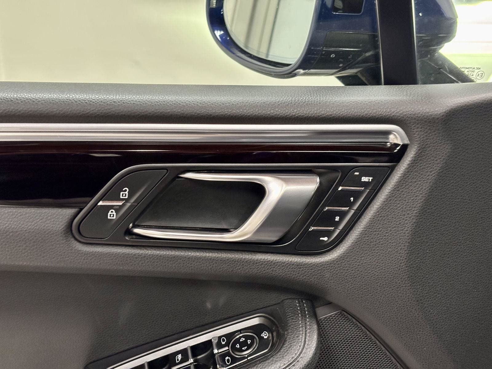 Used 2022 Porsche Macan S AWD/4WD image 15