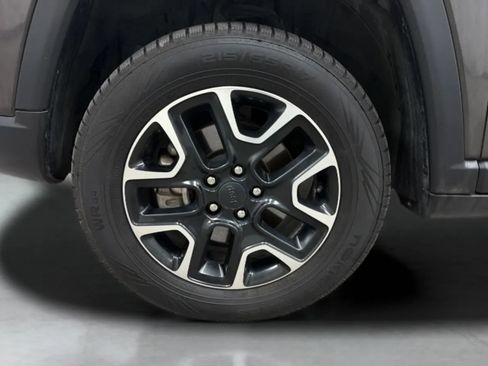 Used 2019 Jeep Compass Trailhawk AWD/4WD image 28