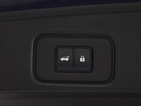 Certified 2025 Nissan Pathfinder SV FWD image 19