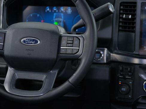 Used 2025 Ford F550 4x4 Crew Cab Super Duty image 70