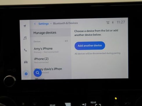 Used 2024 Toyota Highlander LE AWD/4WD image 36