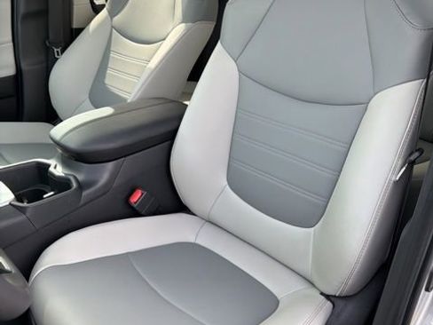 Used 2025 Toyota RAV4 XLE Premium image 9