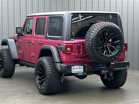 Used 2024 Jeep Wrangler Unlimited image 3