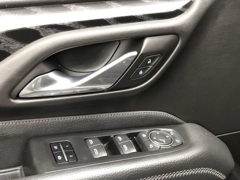 Used 2021 GMC Yukon Denali image 14