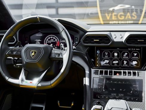 Used 2021 Lamborghini Urus AWD/4WD image 52