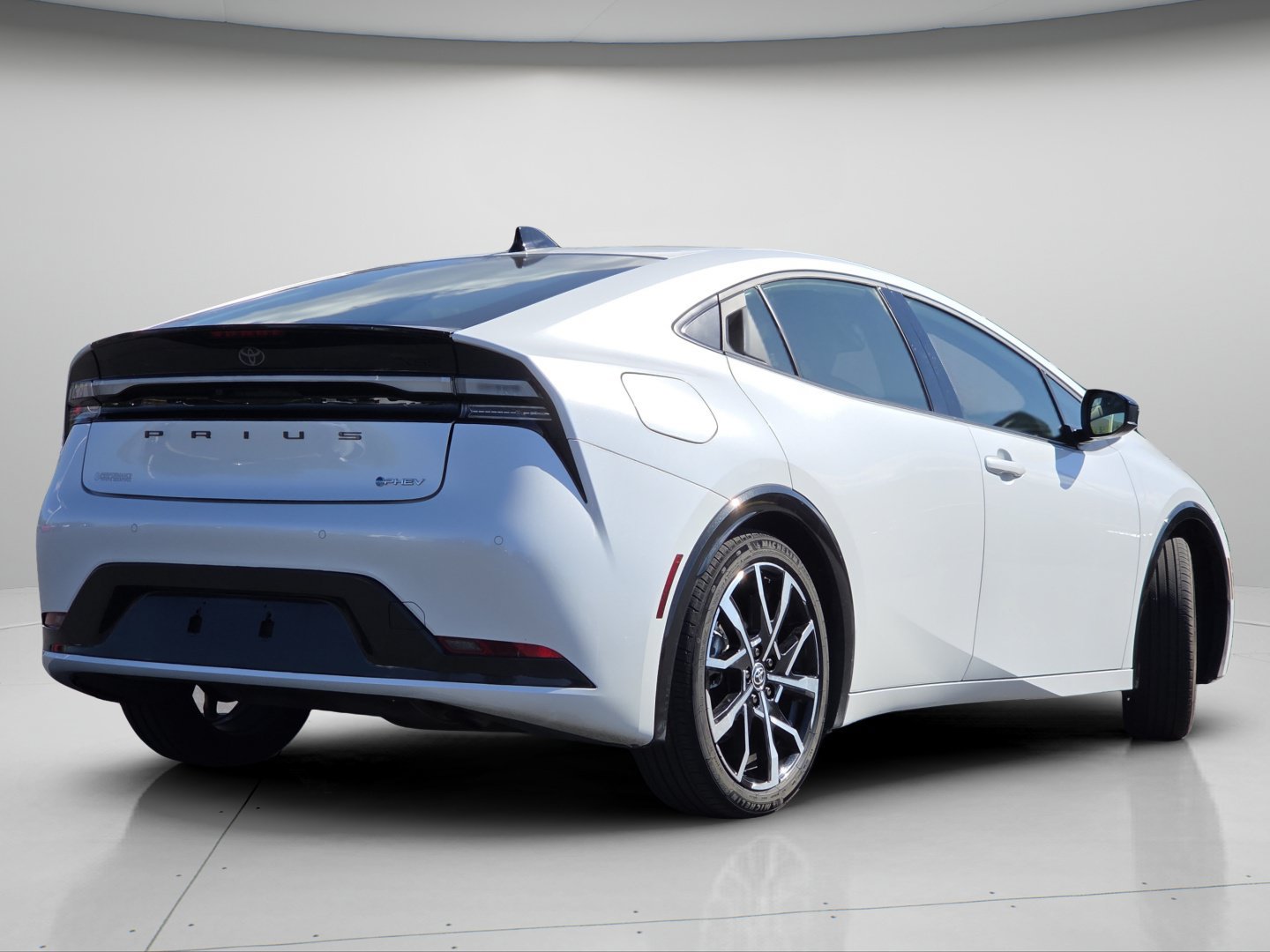 Certified 2026 Toyota Prius Plug-In Hybrid FWD image 24