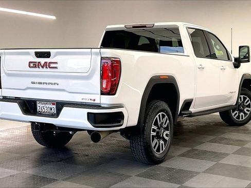 Used 2022 GMC Sierra 2500 AT4 image 13