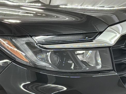 Used 2025 Honda Passport EX-L image 33