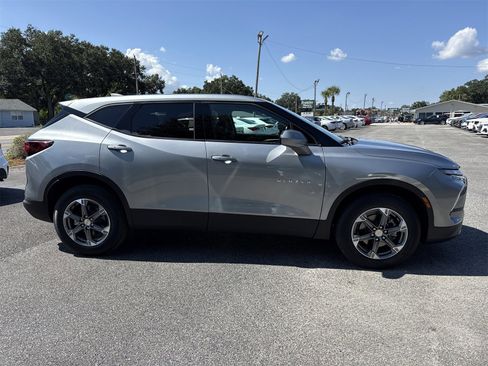 Used 2025 Chevrolet Blazer LT image 6