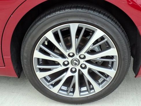 Used 2019 Lexus ES 300h w/ Premium Package FWD image 24